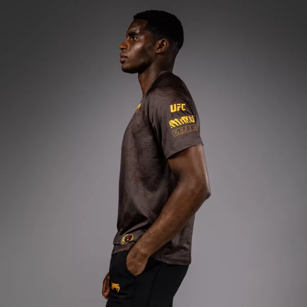 T-shirt Dry-Tech UFC Fusion by Venum Fight Week - Marron Terrestre – Image 3