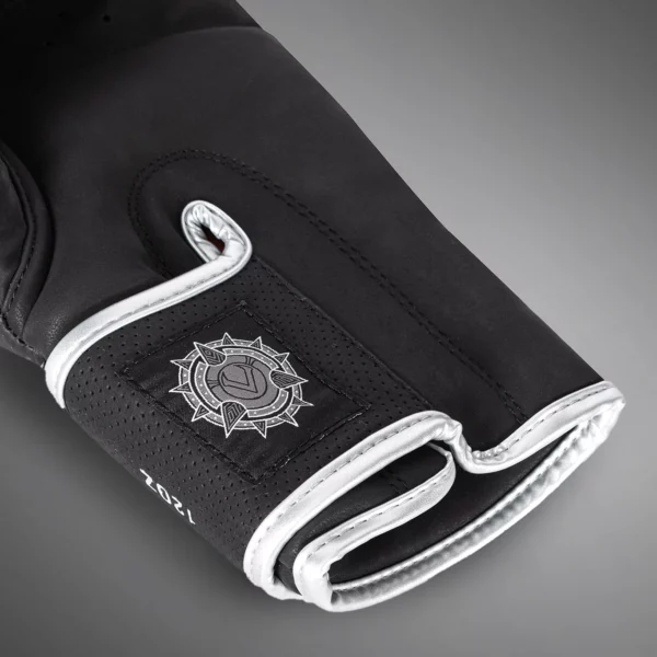 Gants de Boxe Venum Gladiator 5.0 - Noir/Argent – Image 3